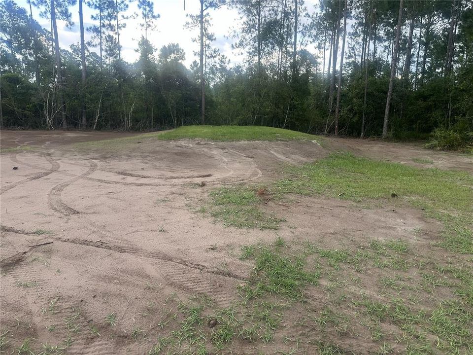待售: $145,000 (1.14 acres)
