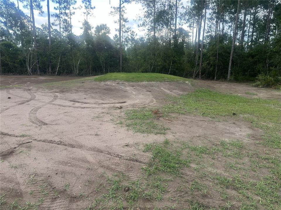 待售: $145,000 (1.14 acres)