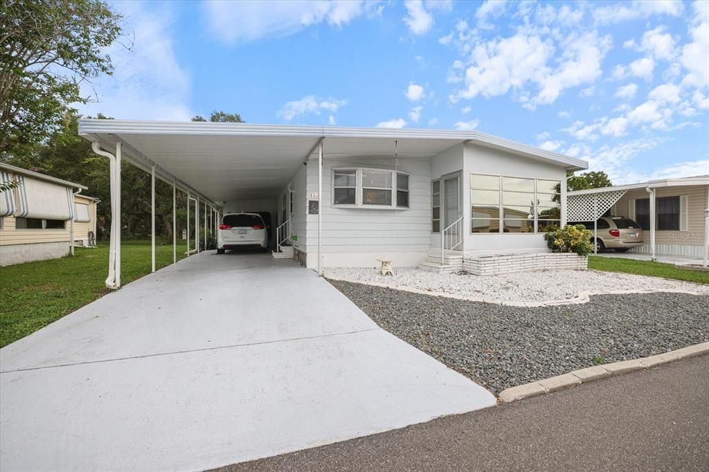 For Sale: $165,000 (2 beds, 2 baths, 1008 Square Feet)