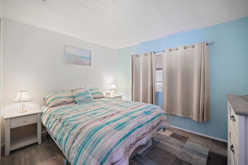 For Sale: $165,000 (2 beds, 2 baths, 1008 Square Feet)