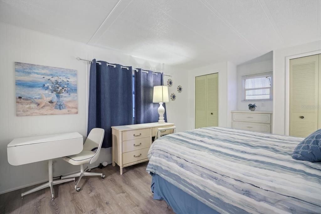 For Sale: $165,000 (2 beds, 2 baths, 1008 Square Feet)