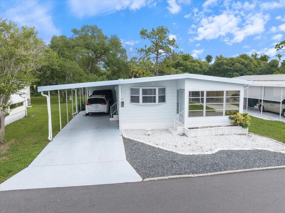 For Sale: $165,000 (2 beds, 2 baths, 1008 Square Feet)