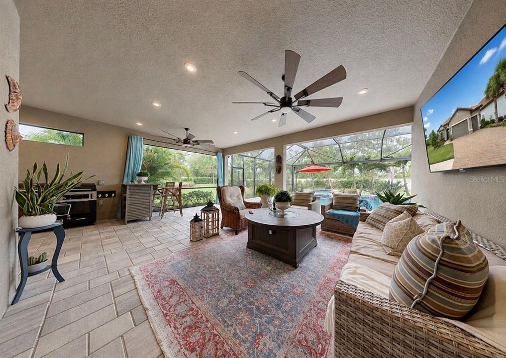For Sale: $879,900 (3 beds, 3 baths, 2275 Square Feet)