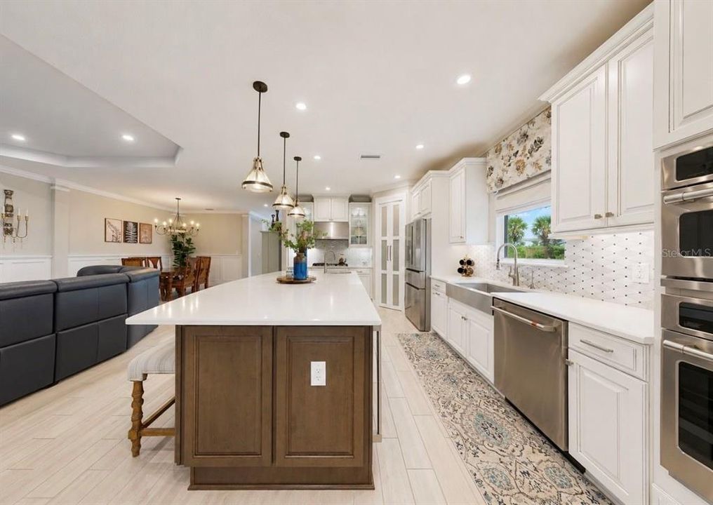 For Sale: $879,900 (3 beds, 3 baths, 2275 Square Feet)