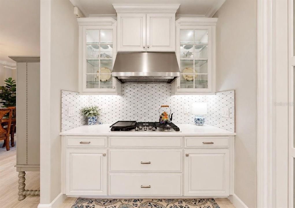 For Sale: $879,900 (3 beds, 3 baths, 2275 Square Feet)