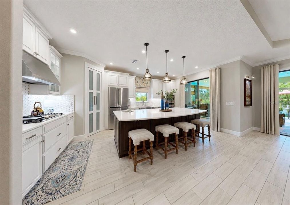 For Sale: $879,900 (3 beds, 3 baths, 2275 Square Feet)