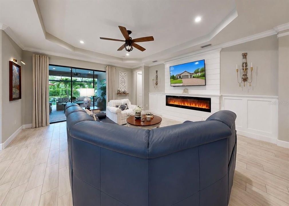 For Sale: $879,900 (3 beds, 3 baths, 2275 Square Feet)