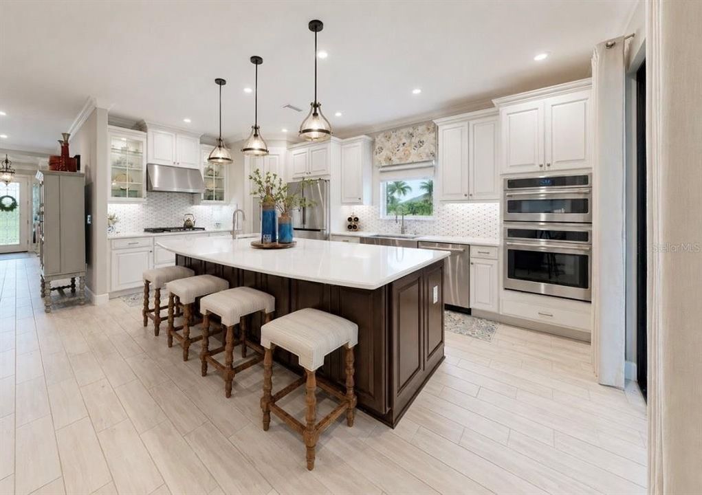 For Sale: $879,900 (3 beds, 3 baths, 2275 Square Feet)