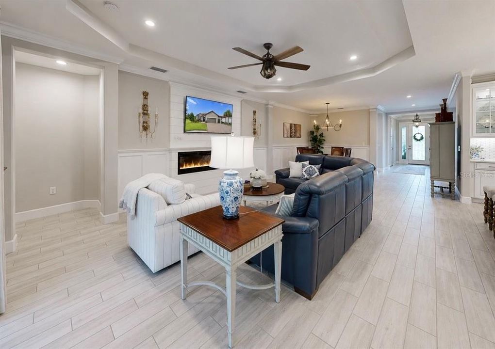 For Sale: $879,900 (3 beds, 3 baths, 2275 Square Feet)