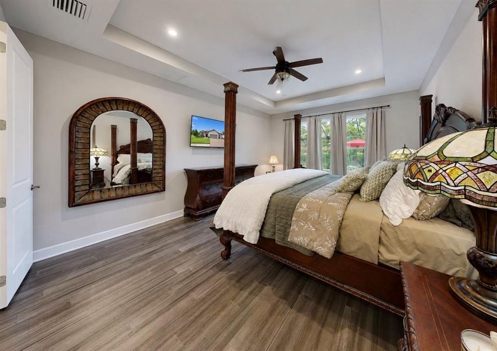 For Sale: $879,900 (3 beds, 3 baths, 2275 Square Feet)