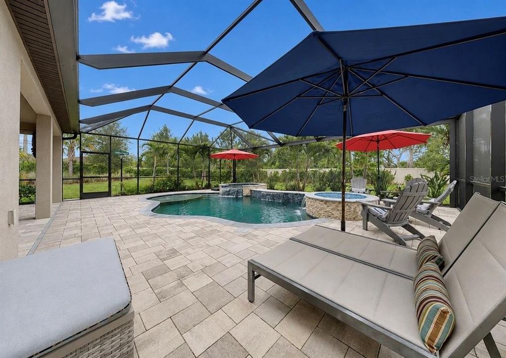 For Sale: $879,900 (3 beds, 3 baths, 2275 Square Feet)