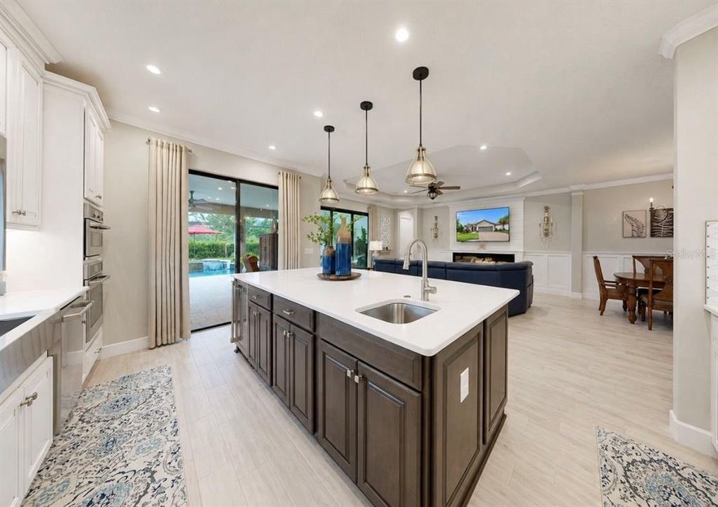 For Sale: $879,900 (3 beds, 3 baths, 2275 Square Feet)