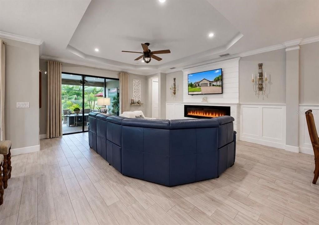 For Sale: $879,900 (3 beds, 3 baths, 2275 Square Feet)