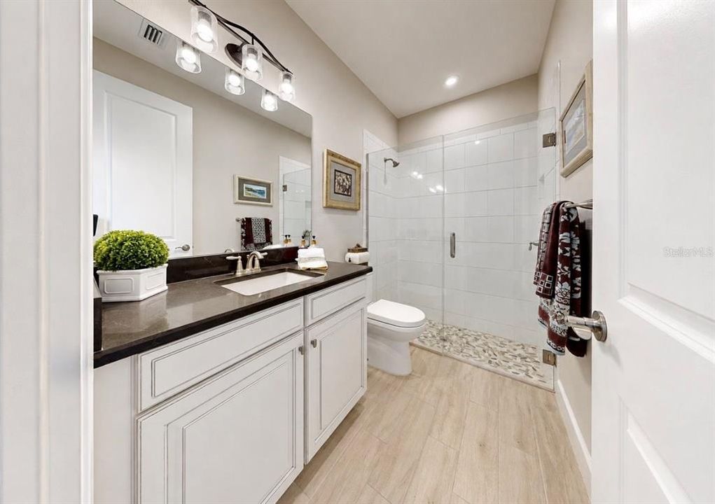 For Sale: $879,900 (3 beds, 3 baths, 2275 Square Feet)