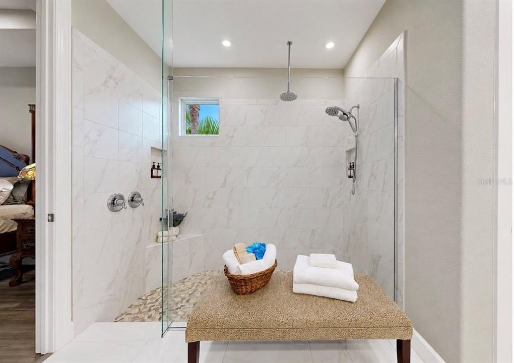 For Sale: $879,900 (3 beds, 3 baths, 2275 Square Feet)