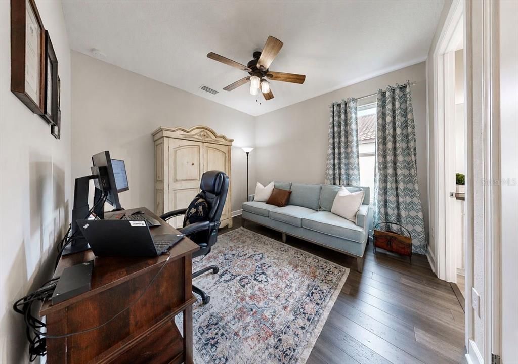 For Sale: $879,900 (3 beds, 3 baths, 2275 Square Feet)