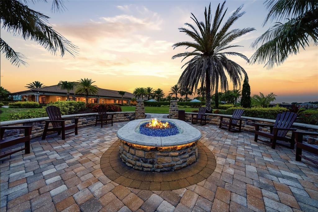 For Sale: $879,900 (3 beds, 3 baths, 2275 Square Feet)