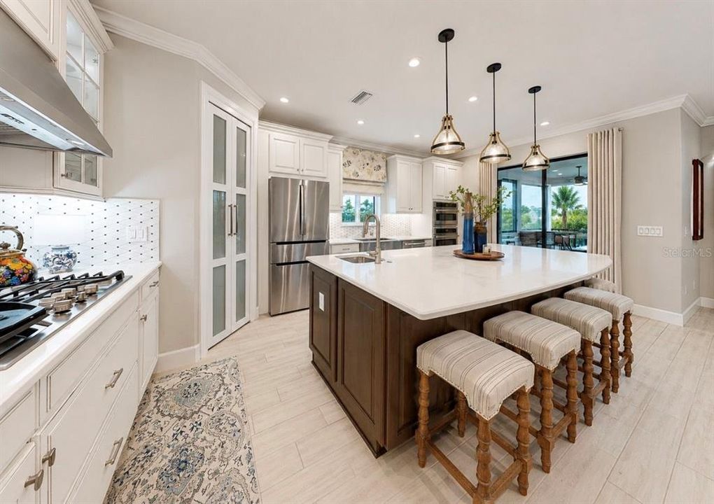 For Sale: $879,900 (3 beds, 3 baths, 2275 Square Feet)