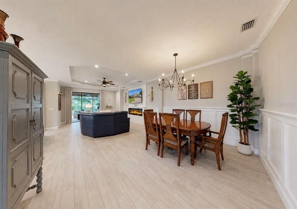 For Sale: $879,900 (3 beds, 3 baths, 2275 Square Feet)