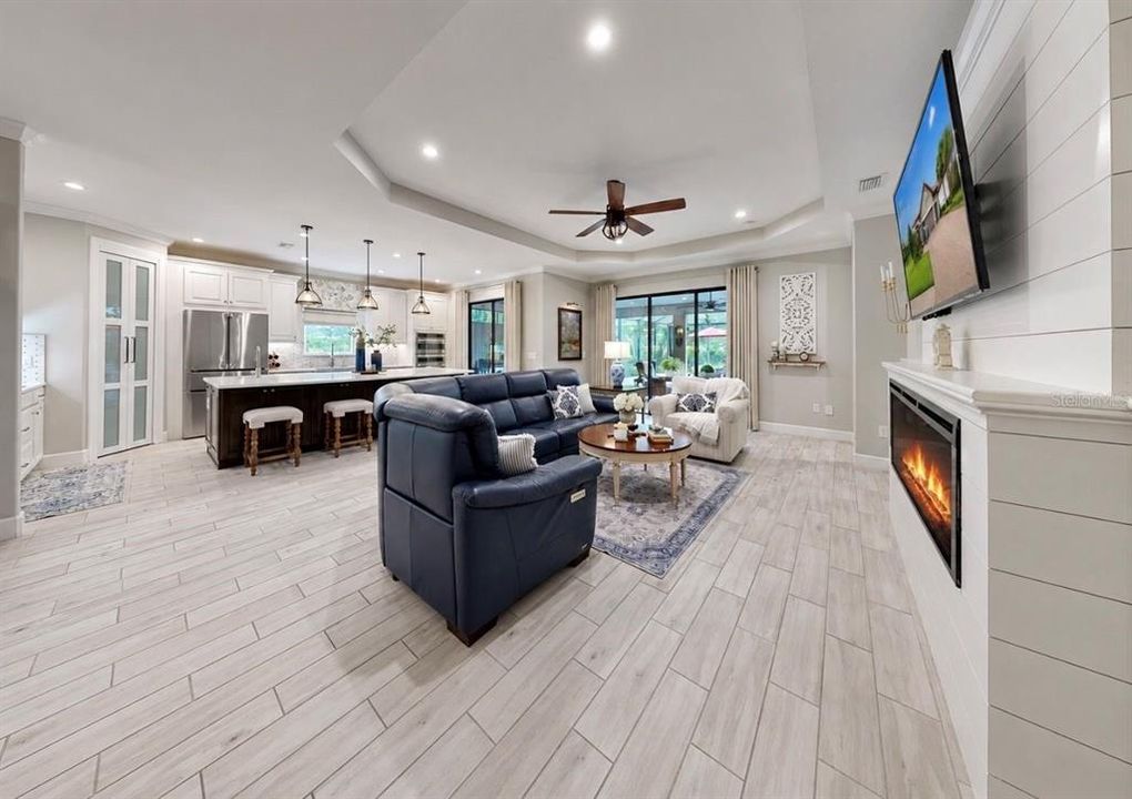 For Sale: $879,900 (3 beds, 3 baths, 2275 Square Feet)