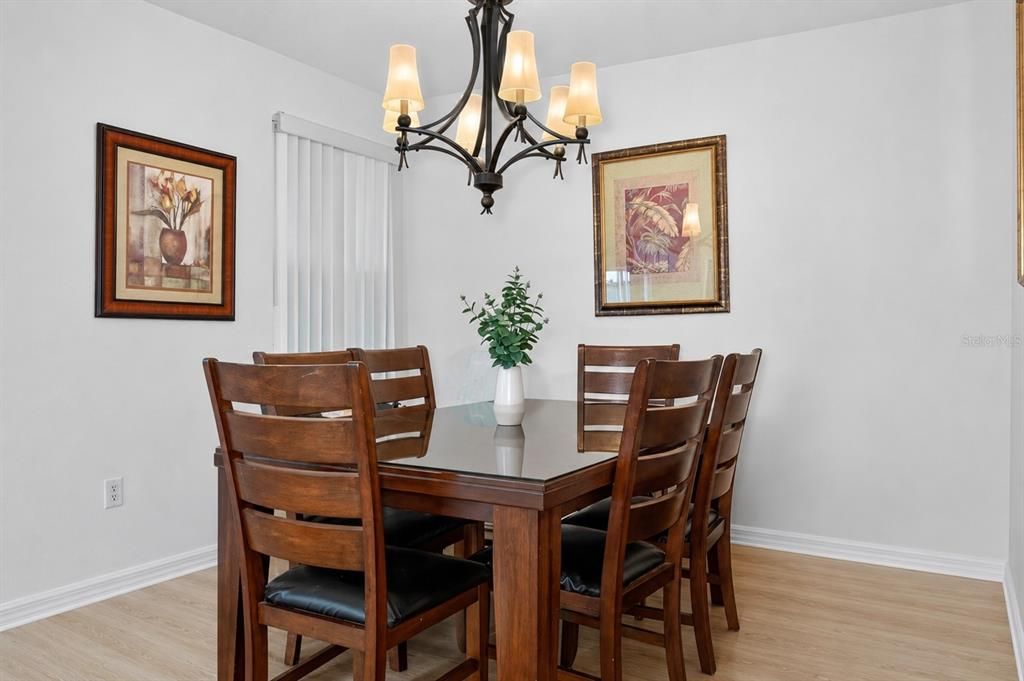 В аренду: $1,895 (3 спален, 3 ванн, 1434 Квадратных фут)