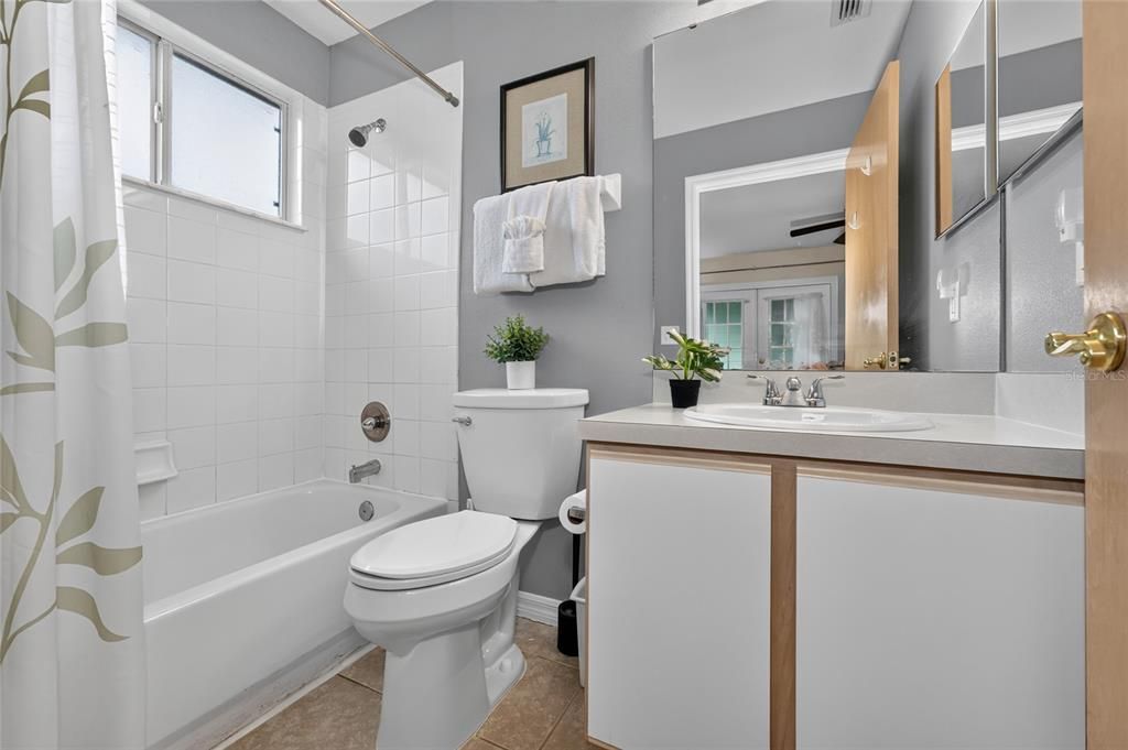 В аренду: $1,895 (3 спален, 3 ванн, 1434 Квадратных фут)