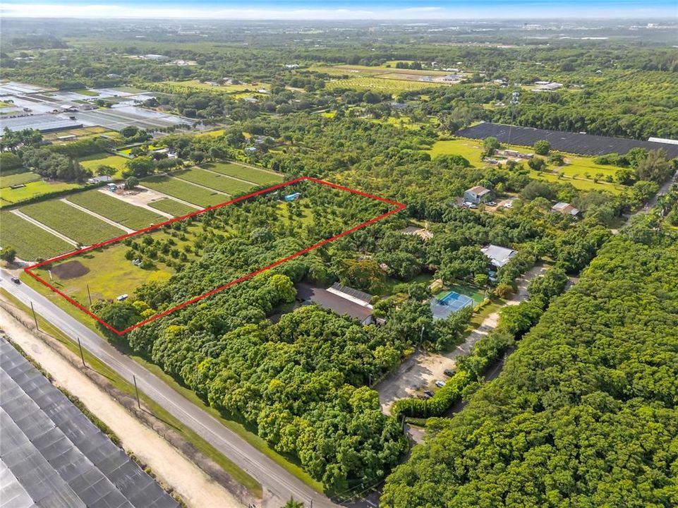 待售: $1,800,000 (5.00 acres)
