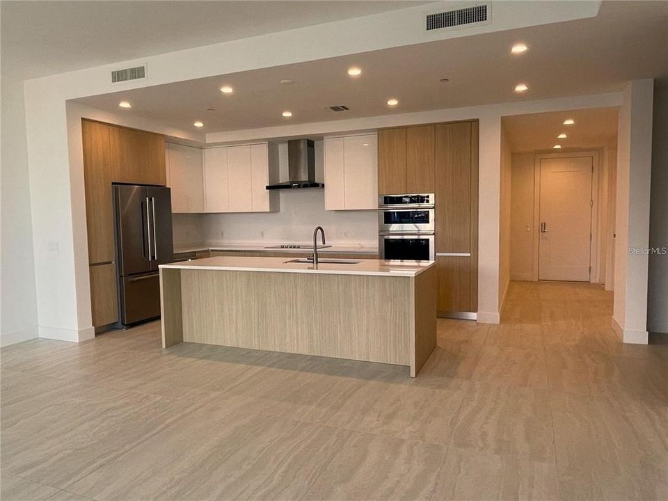 В аренду: $6,700 (2 спален, 3 ванн, 1689 Квадратных фут)