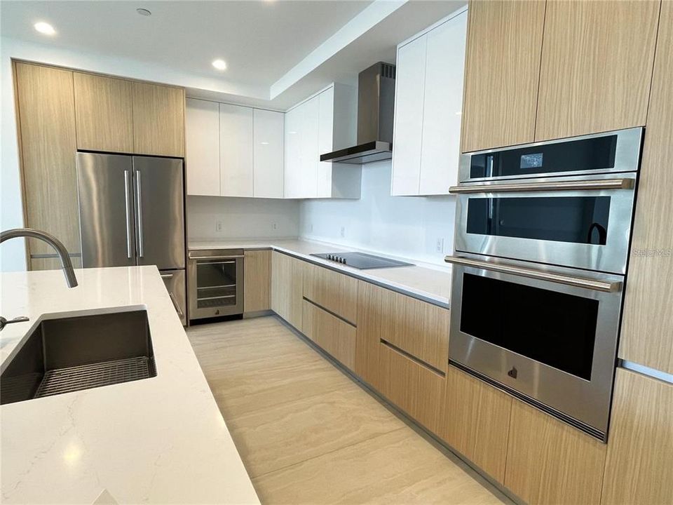 В аренду: $6,700 (2 спален, 3 ванн, 1689 Квадратных фут)