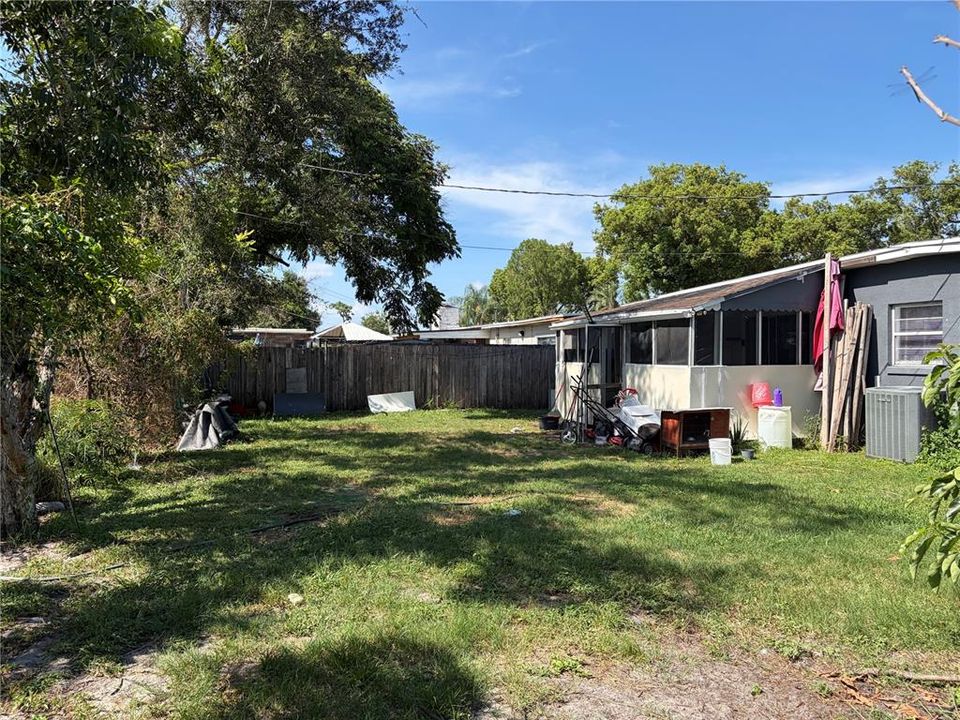 En Venta: $339,900 (4 camas, 2 baños, 1122 Pies cuadrados)