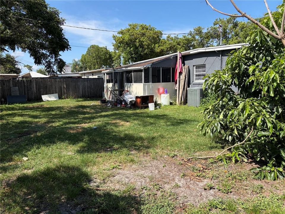 En Venta: $339,900 (4 camas, 2 baños, 1122 Pies cuadrados)