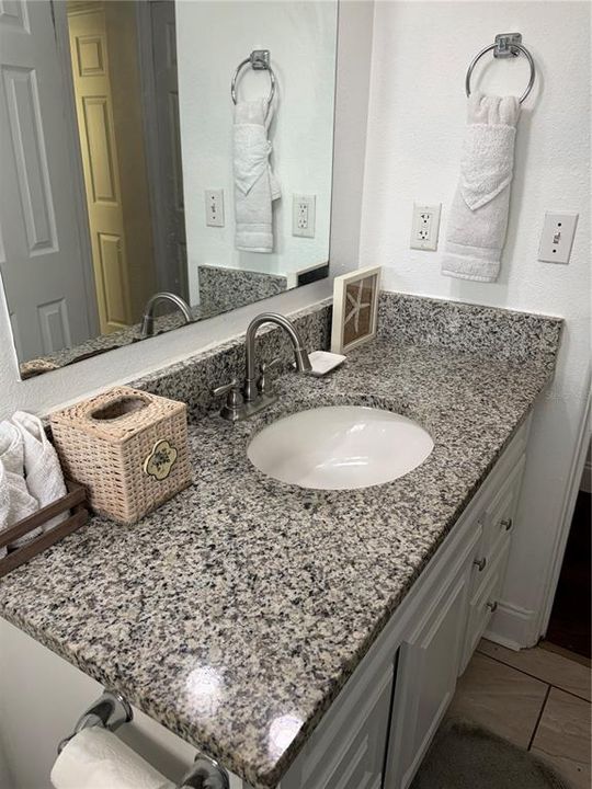 En Venta: $339,900 (4 camas, 2 baños, 1122 Pies cuadrados)