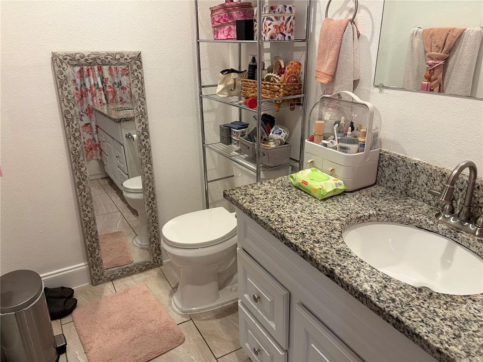 En Venta: $339,900 (4 camas, 2 baños, 1122 Pies cuadrados)