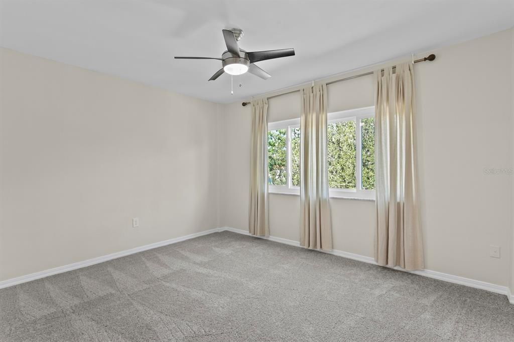 В аренду: $2,500 (1 спален, 1 ванн, 750 Квадратных фут)