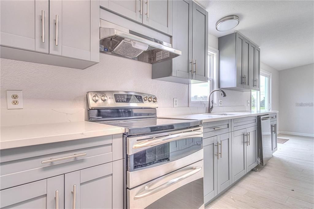 В аренду: $1,800 (3 спален, 2 ванн, 1736 Квадратных фут)