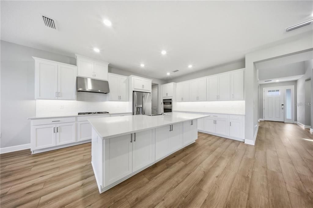 В аренду: $4,500 (5 спален, 4 ванн, 3165 Квадратных фут)