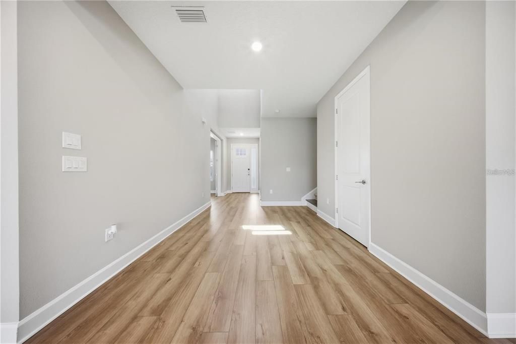 В аренду: $4,500 (5 спален, 4 ванн, 3165 Квадратных фут)