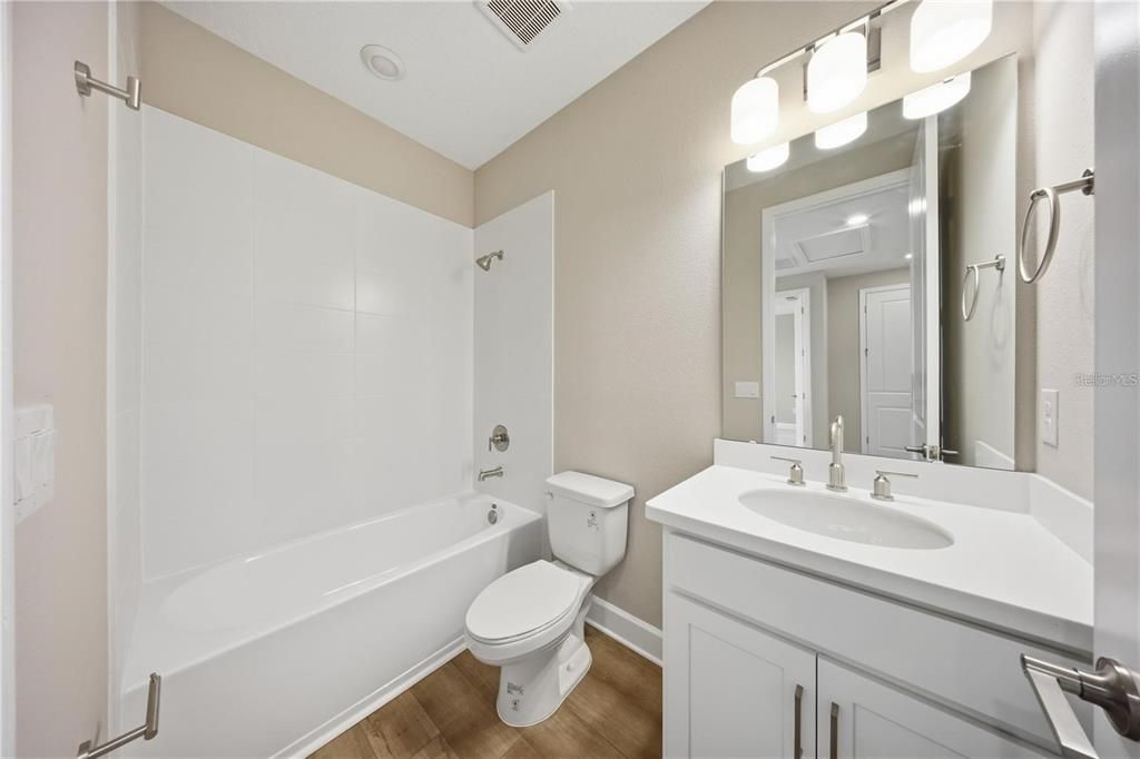 В аренду: $4,500 (5 спален, 4 ванн, 3165 Квадратных фут)