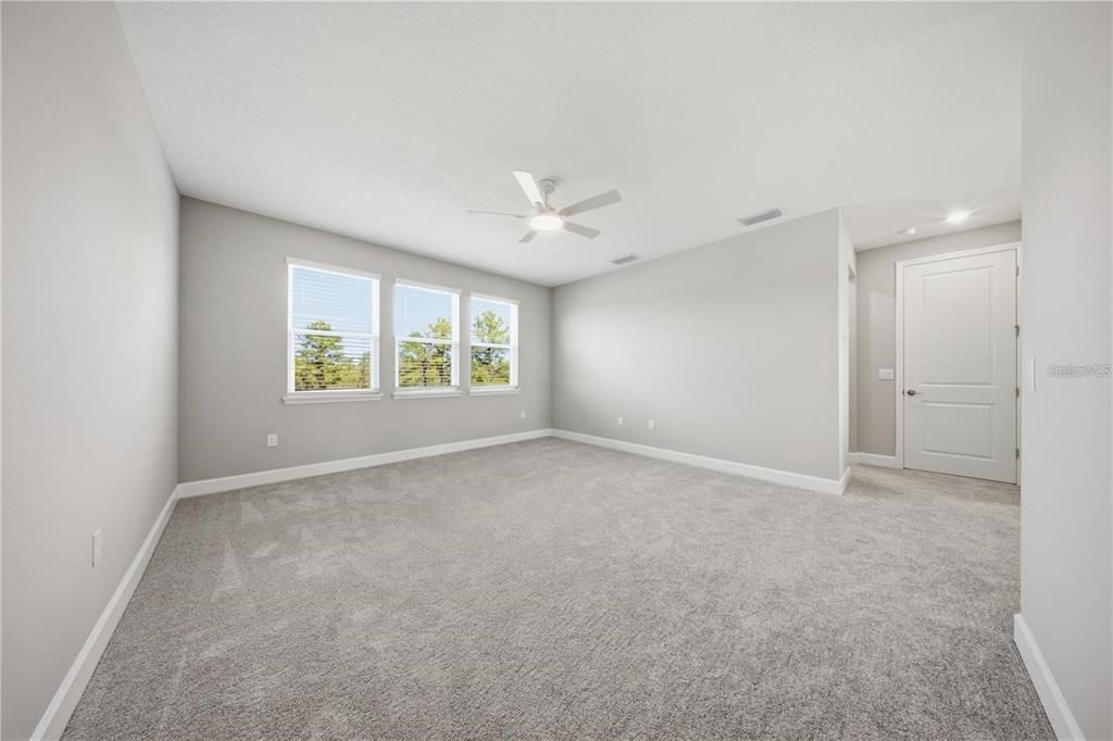 В аренду: $4,500 (5 спален, 4 ванн, 3165 Квадратных фут)