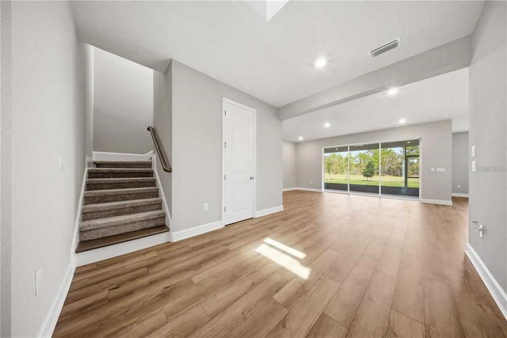 В аренду: $4,500 (5 спален, 4 ванн, 3165 Квадратных фут)