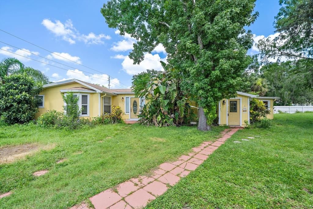 En Venta: $699,000 (3 camas, 3 baños, 2735 Pies cuadrados)