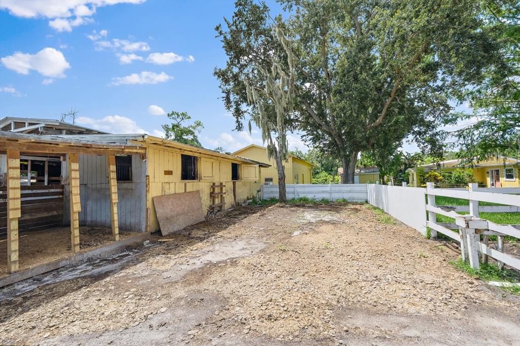 En Venta: $699,000 (3 camas, 3 baños, 2735 Pies cuadrados)
