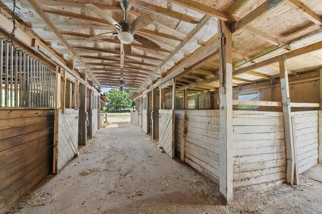 En Venta: $699,000 (3 camas, 3 baños, 2735 Pies cuadrados)