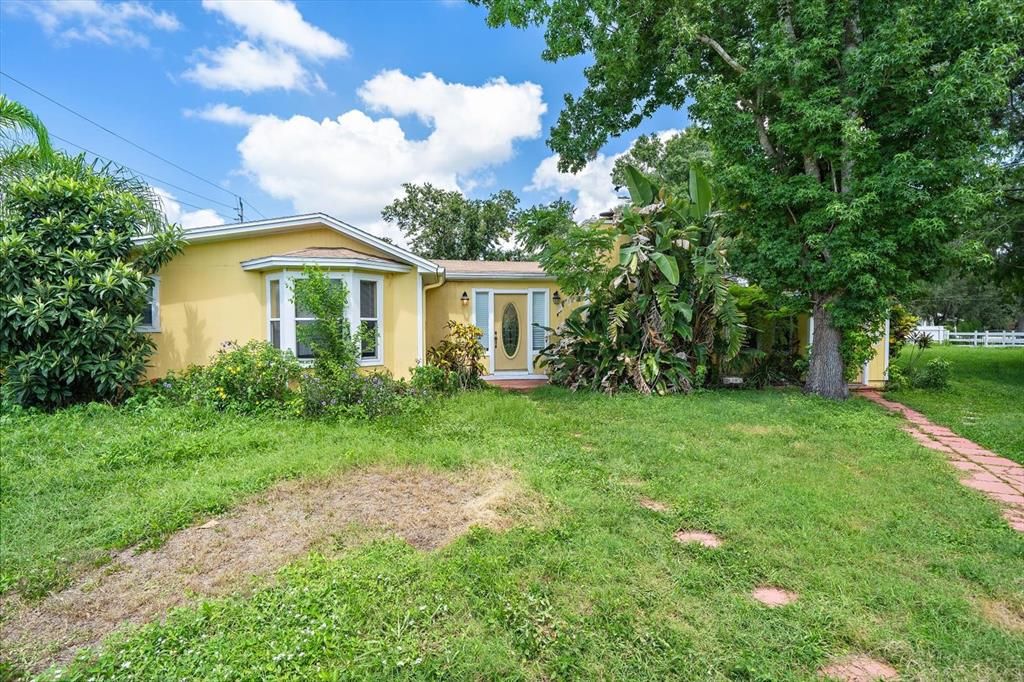 En Venta: $699,000 (3 camas, 3 baños, 2735 Pies cuadrados)