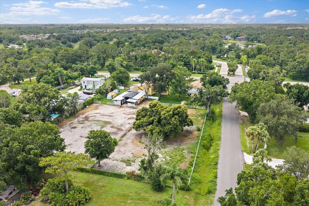 En Venta: $699,000 (3 camas, 3 baños, 2735 Pies cuadrados)