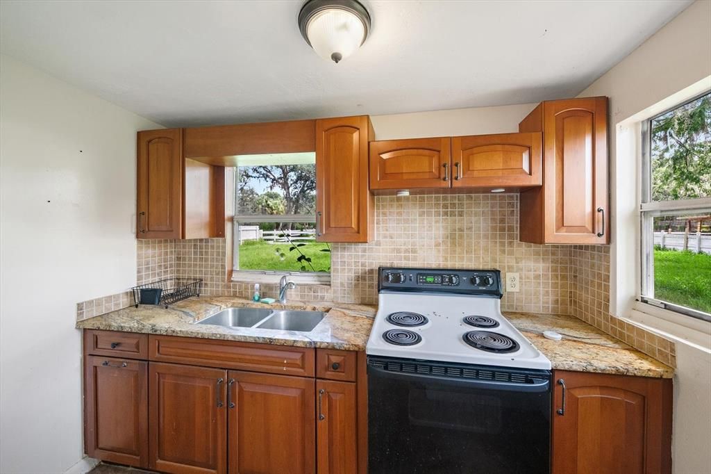 En Venta: $699,000 (3 camas, 3 baños, 2735 Pies cuadrados)