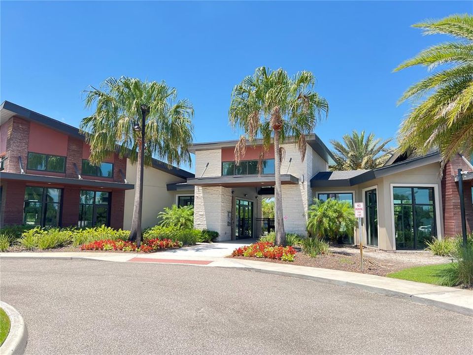 For Sale: $589,000 (4 beds, 3 baths, 2019 Square Feet)
