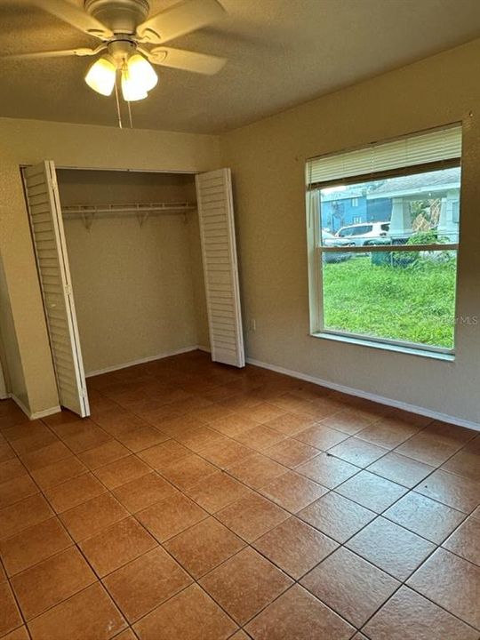 En Venta: $315,000 (4 camas, 2 baños, 1365 Pies cuadrados)