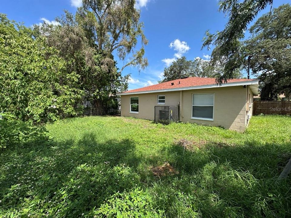 En Venta: $315,000 (4 camas, 2 baños, 1365 Pies cuadrados)