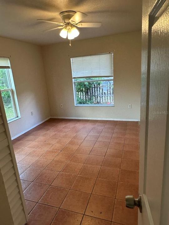 En Venta: $315,000 (4 camas, 2 baños, 1365 Pies cuadrados)